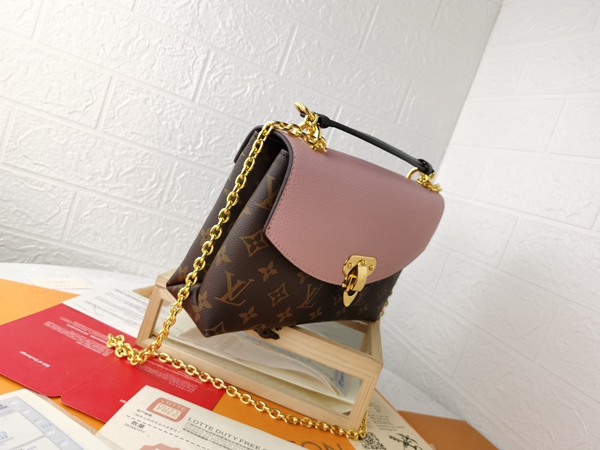 ルイヴィトンバッグ背面デザイン